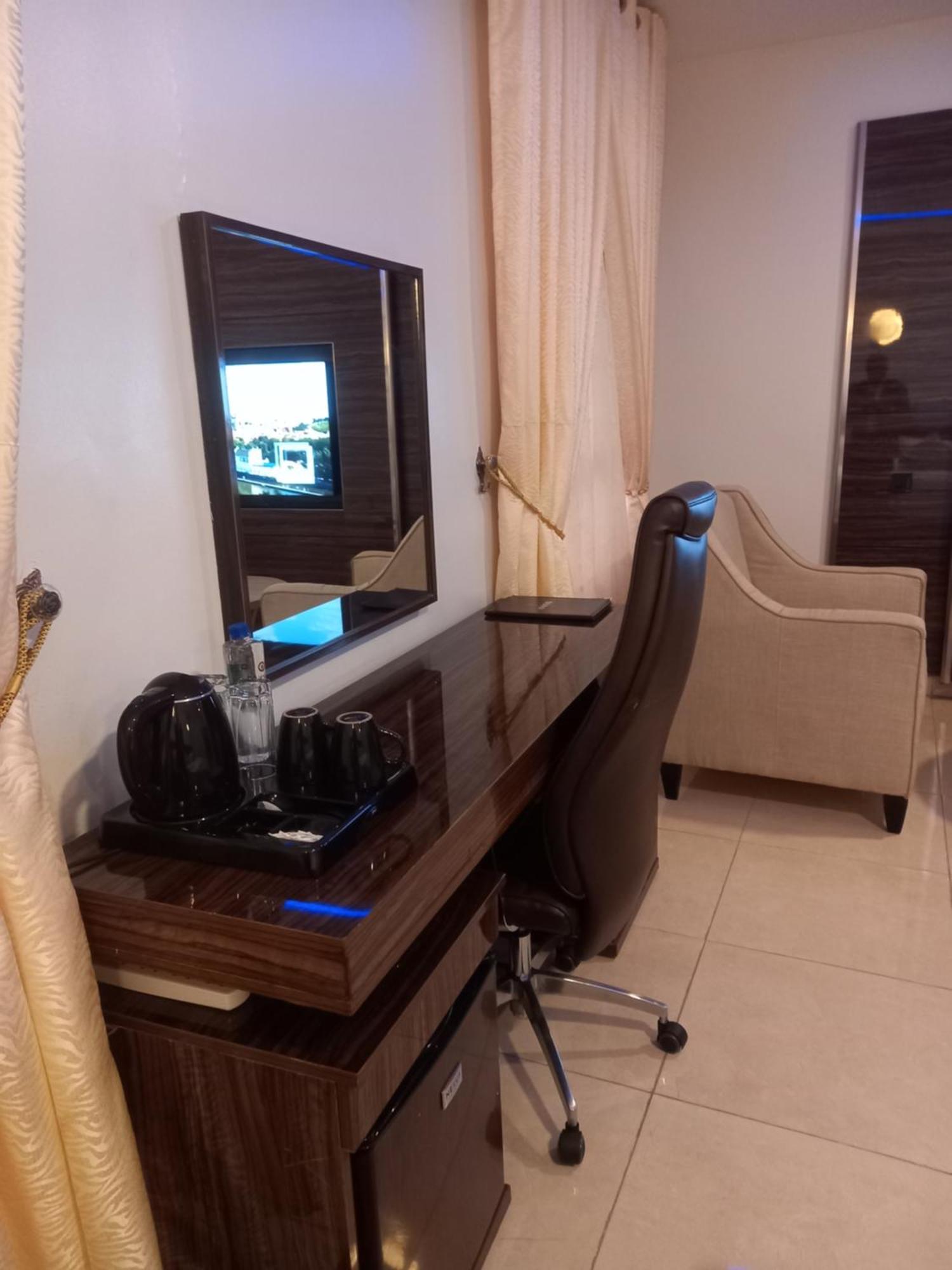Aveon Hotel Αμπούζα Εξωτερικό φωτογραφία