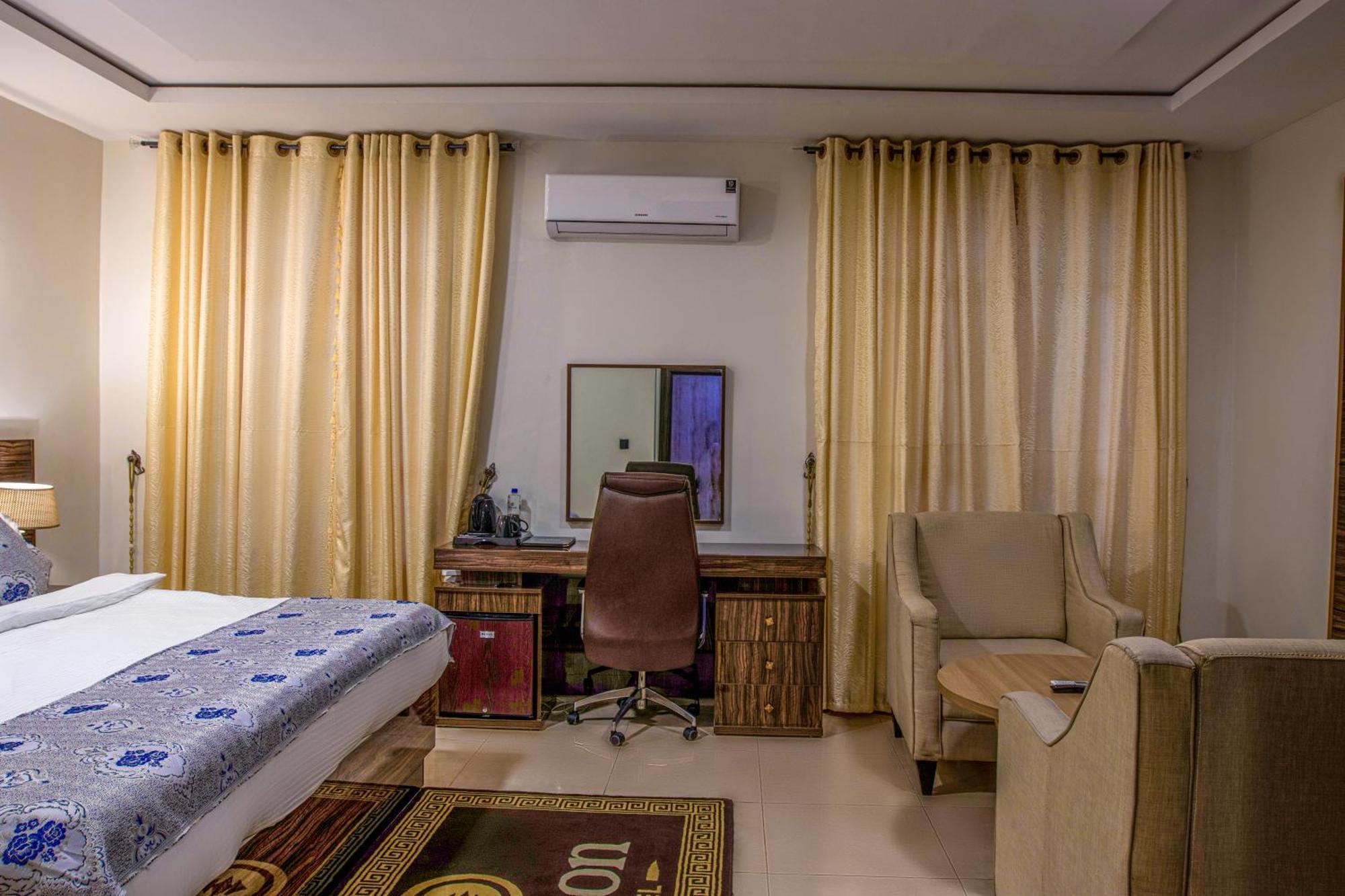 Aveon Hotel Αμπούζα Εξωτερικό φωτογραφία